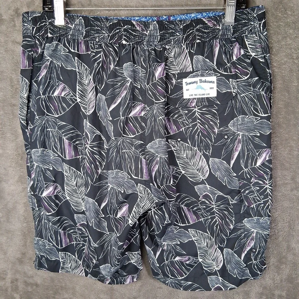 Tommy Bahama Baja Bonita Cove Board Shorts Men Size Large Black Floral Print